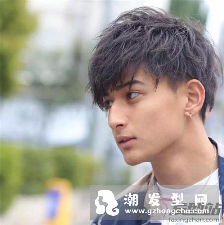 男生烫发可以烫哪款 日系定位烫烫帅气新潮
