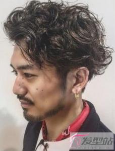 大热男士发型绝对是卷发 男生中长度卷发超显时尚感