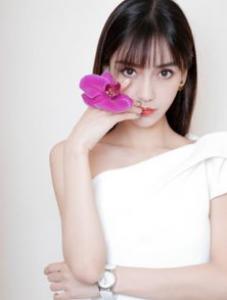 短发剪到什么位置最显脸小 下巴短发圆脸、下巴过尖轻松驾驭