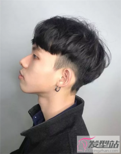 秋冬男生剪这两款最潮 个性渐变发复古锅盖