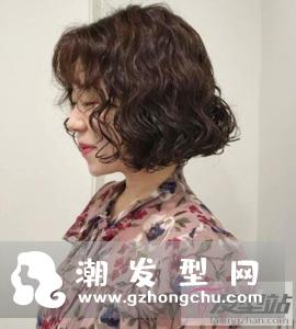 女生短发水波纹发型 灵动俏皮超级显脸小