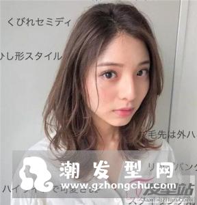 性感齐锁骨短发　修颜减龄两不误