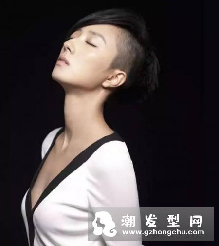 头发铲青一半更流行 个性有型短飞机头