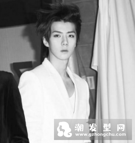美人尖留什么发型男士 种植多少钱