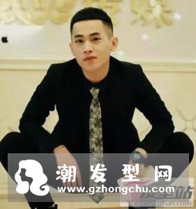 网红男生发型这款齐刘海锅盖头是深受网红喜欢的发型
