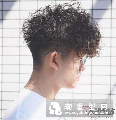 推后边烫发发量少的男生不容错过的烫发款式