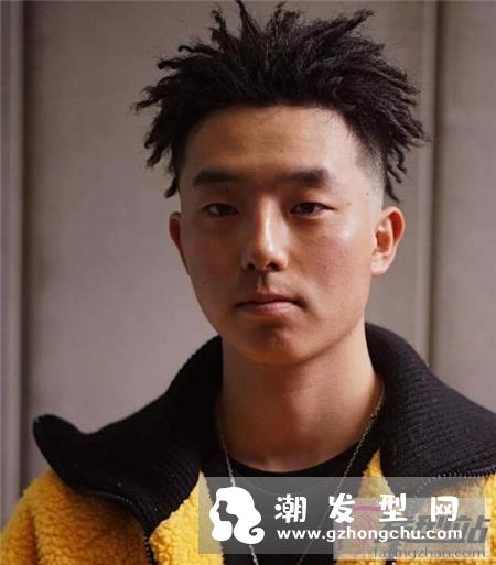 锡纸烫爆炸头发型 朋克照样帅翻天