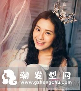 长脸女生适合的卷发 温柔修颜塑造完美脸型