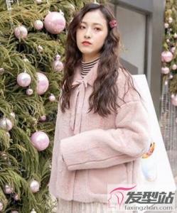 流行的筷子烫发型 轻松塑造优美卷发