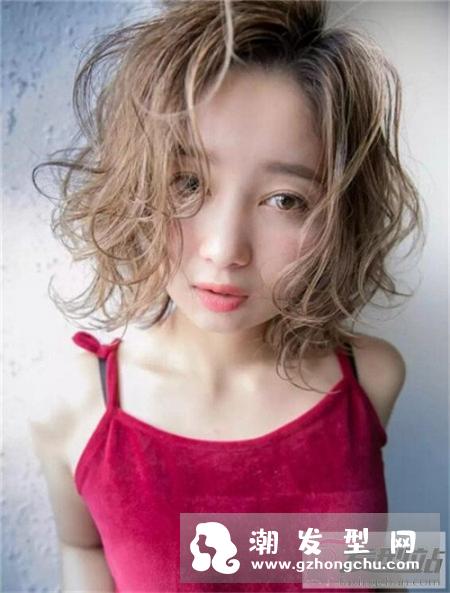 减龄齐肩凌乱卷 今年短卷发就盘它