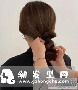 简单韩式慵懒低发髻盘发 一分钟就能学会的韩式盘发教程
