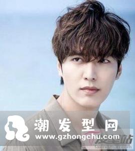 男生短发微卷发型 短发这样卷更帅气时尚