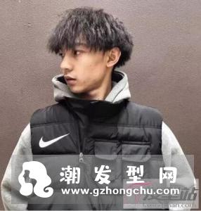 男生锡纸烫短发发型 时髦帅气想烫发就选这款