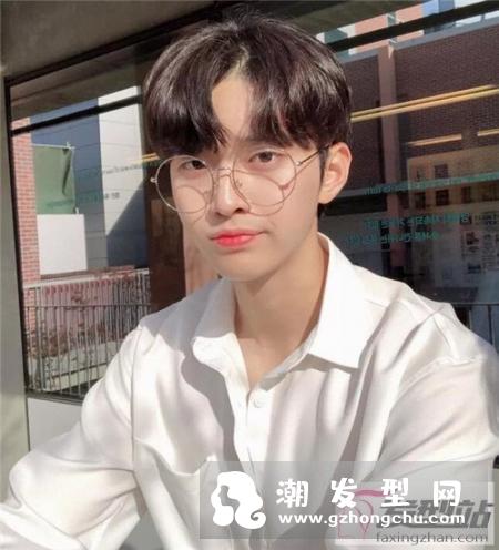 戴眼镜男生适合什么发型 近视眼也帅翻天