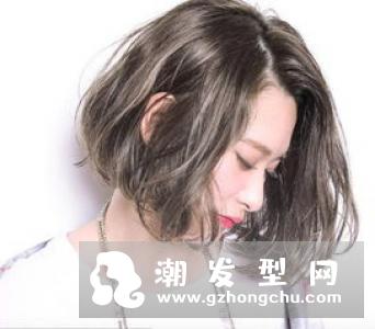 染什么发色低调还显白 灰雾发色要漂吗