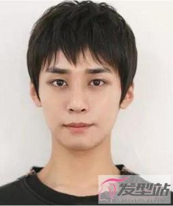 男生时尚短碎发发型 塑造清爽利落男人味