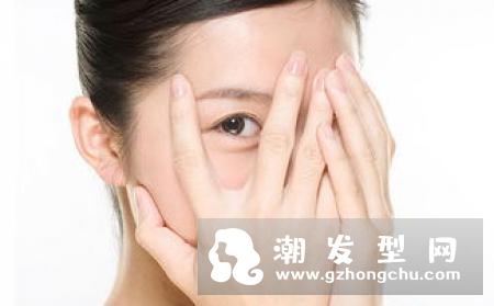 90后踏入脱发大军 脱发原因及护理技巧