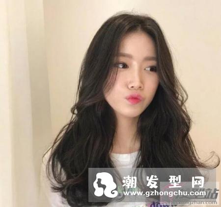 恰到好处的韩式微卷发 头发一卷立马变女神