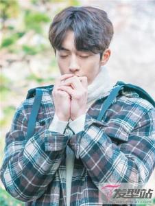 今年最潮的男生发型 心形刘海vs自然感短发