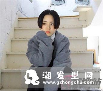 显瘦气质短发发型 中分短直发最受青睐