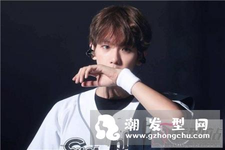 男生烫什么发型好？ 时尚烫发帅气有型让你秒变男神