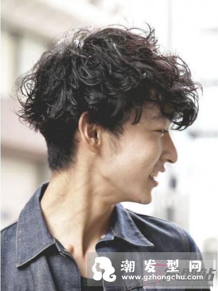 大热男士发型绝对是卷发 男生中长度卷发超显时尚感