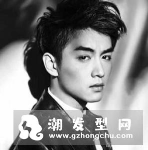 男生自然卷做什么发型好 时尚烫发帅气吸睛尽显男人魅力