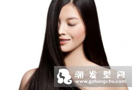 女生锁骨卷发发型 轻而易举提升妩媚气质