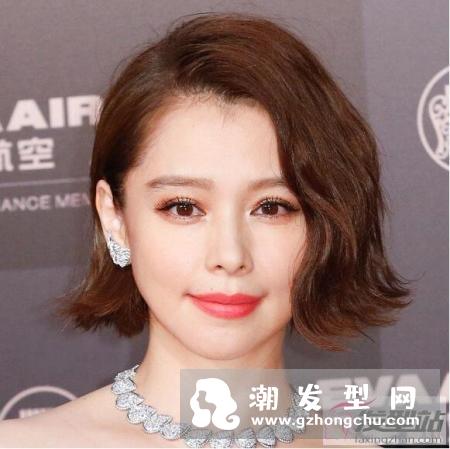 法国女生的俏皮短发 随性可人微卷bob发型更适合亚洲女性