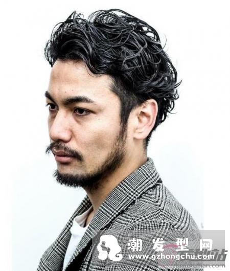 大热男士发型绝对是卷发 男生中长度卷发超显时尚感