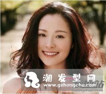 女生空气烫短发发型 凌乱与慵懒兼得美出新高度