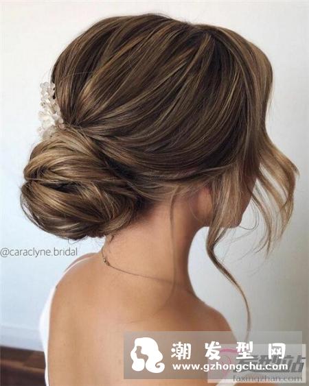 30岁以上女士盘发,优雅的S卷刘海与龙须碎发丝搭配