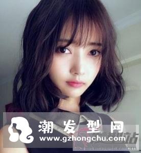 女生空气烫短发发型 凌乱与慵懒兼得美出新高度