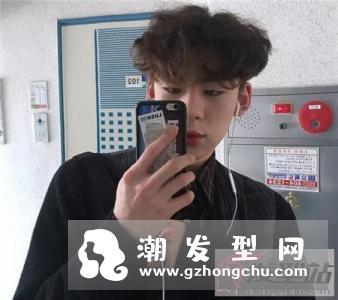 新款个性男生烫发发型 蘑菇烫小烫卷你不一定敢试
