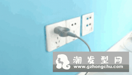 蓬松发型怎么打造 巧借吹风机来DIY