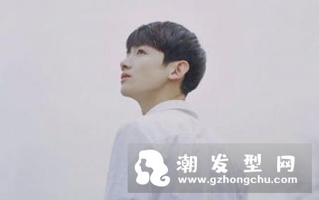 男生自然卷发型推荐 选对发型让你帅气迷人