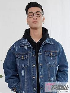 男生发型两边短中间长 清爽率性时髦撩人