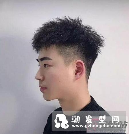 男生短发锡纸烫帅气十足 最时尚的潮男发型安排一下