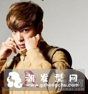 方形脸适合什么发型男 时尚烫发修颜帅气让你变身潮男