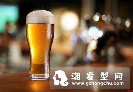 啤酒洗头对头发有什么好处 啤酒洗头的正确方法步骤介绍