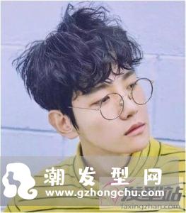 男短发能烫什么发型好看 小波浪卷帅气来袭