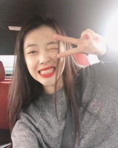 从少女时代成员Tiffany到日本潮模们玲奈、玉城tina、Emma纷纷都剪