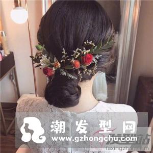 新娘发饰盘发发型 花朵发饰盘发清新浪漫