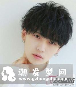 帅气蓬松发型男 让修颜与时尚兼得