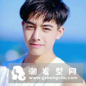 两边鬓角剃掉的女生发型 让你比男生还酷炫帅气