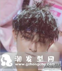男生锡纸烫短发发型 时髦帅气想烫发就选这款