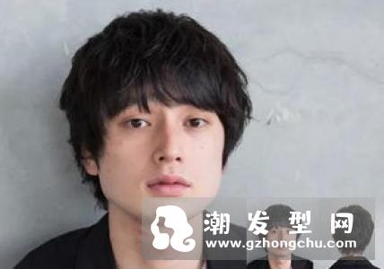 男生波波头短发发型 简约洋气脸型瘦一圈