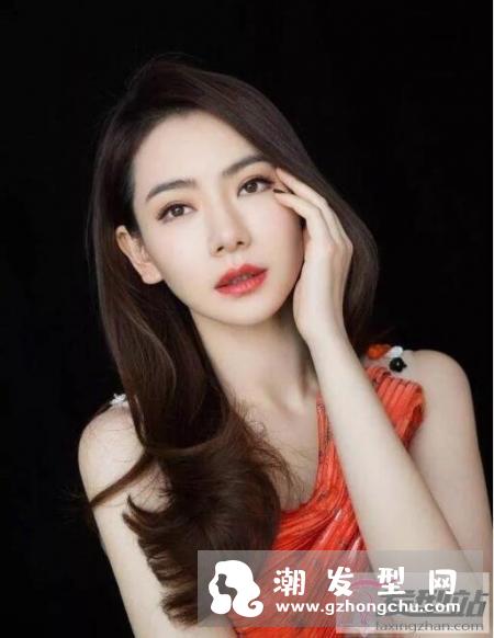女神波浪长发卷 多种风格都能轻松驾驭