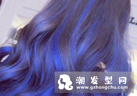 黑蓝色头发掉成啥颜色 是直接染么