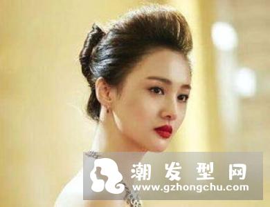 欧美风丸子头盘发发型 演绎别样的异域风情